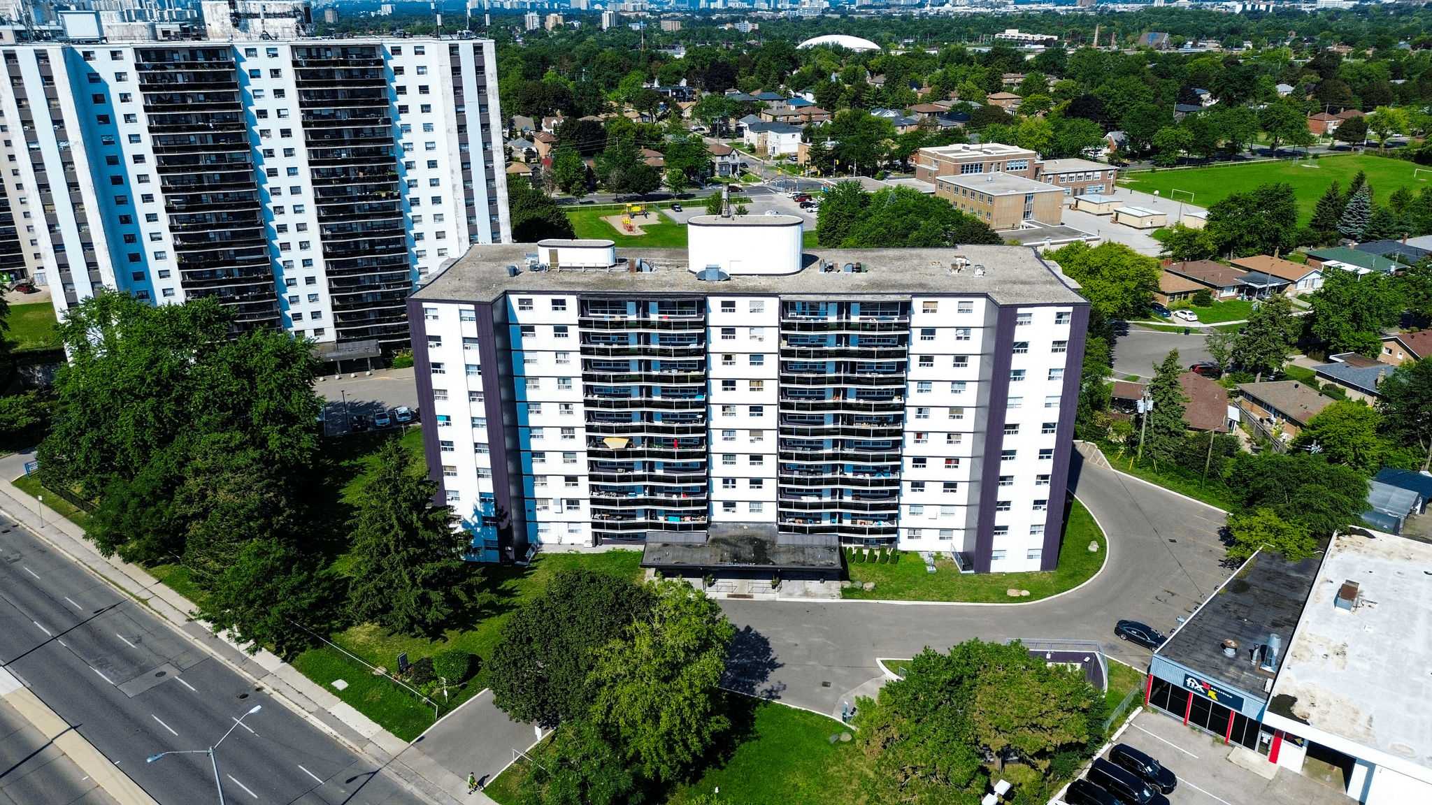 2570 Kingston Road — 1 Bedroom - Photo 3