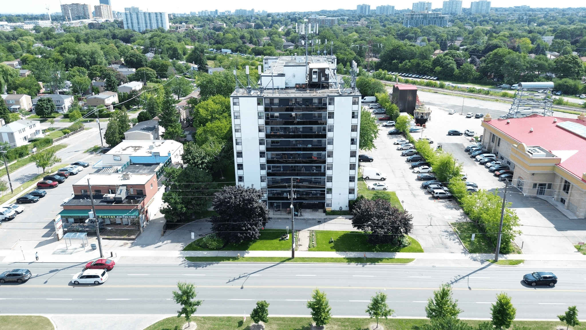 739 Birchmount Road — 1 Bedroom - Photo 3