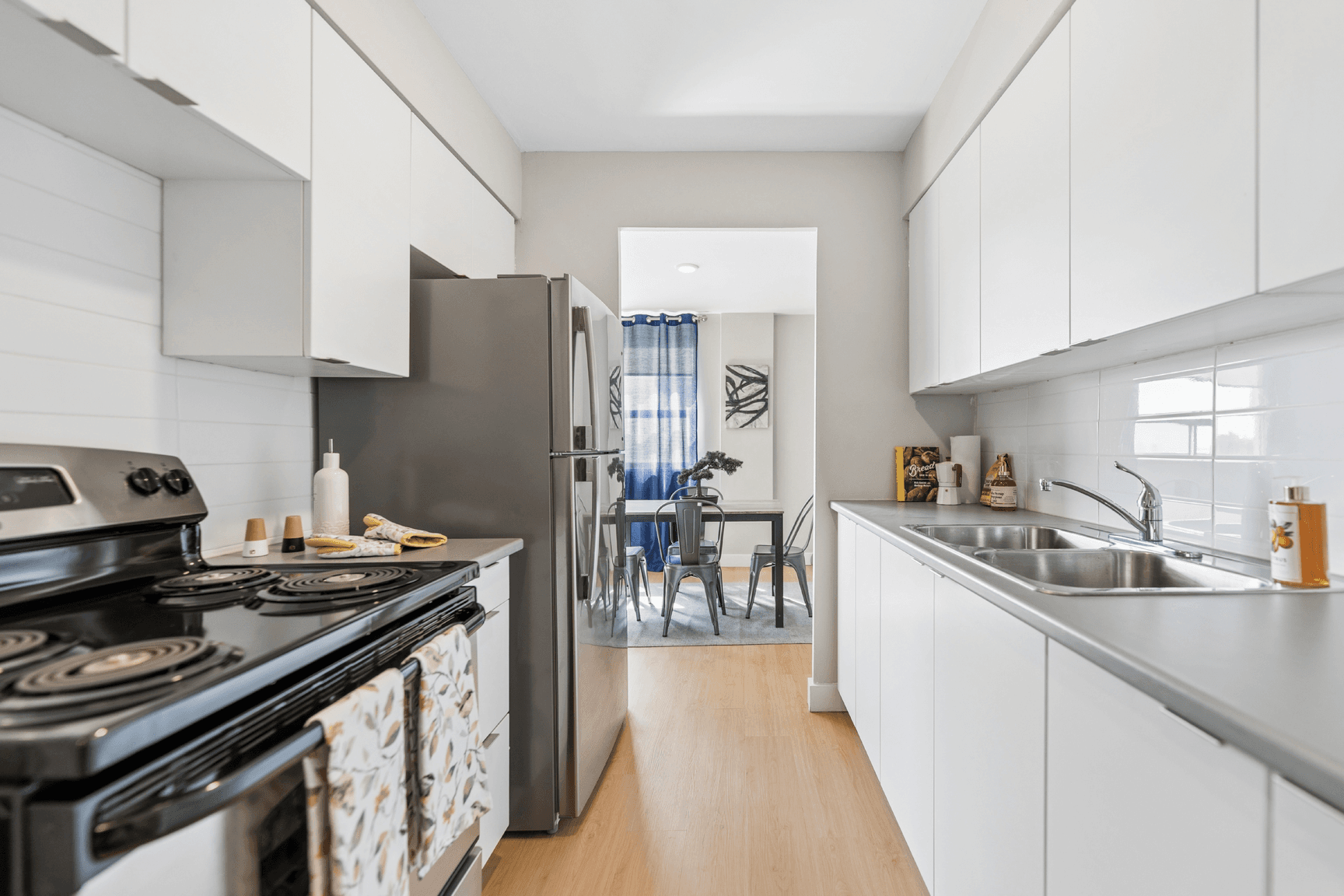 1577 Lawrence Avenue West — 2 Bedroom - Photo 4