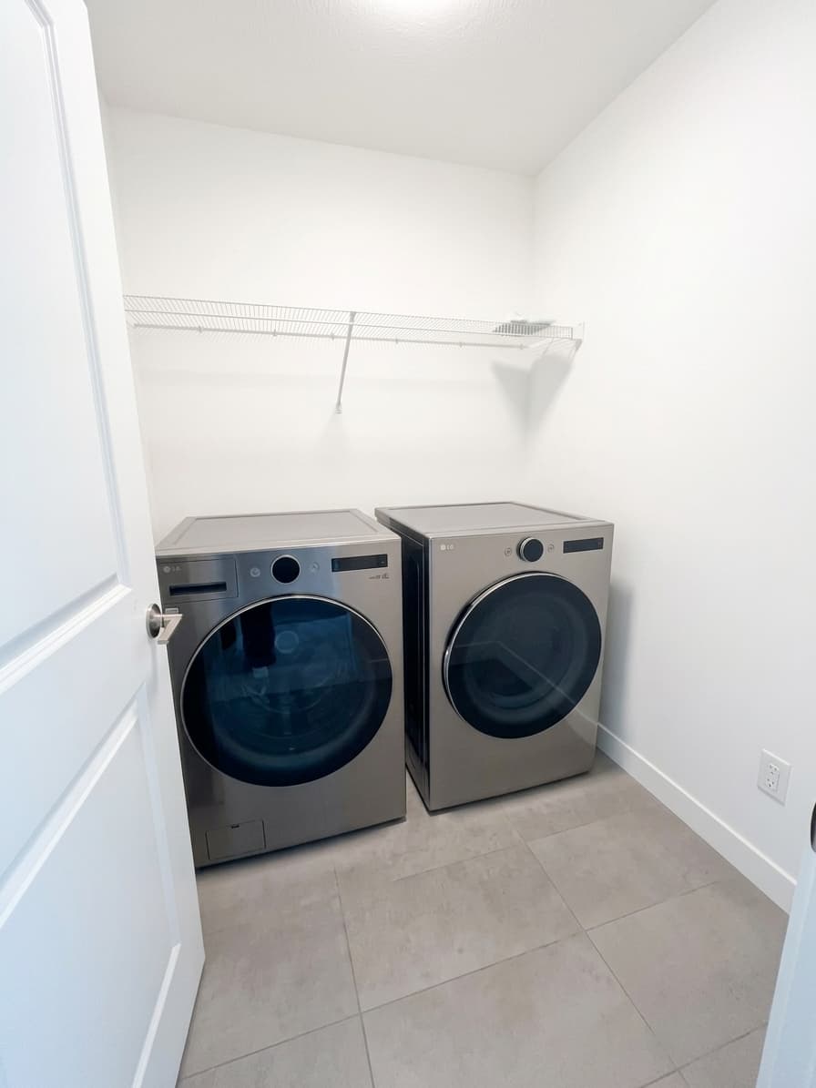 Modern 3-Bed + Bonus Room Duplex | 1,660 Sq Ft | Livingston | $2,100 - Photo 15