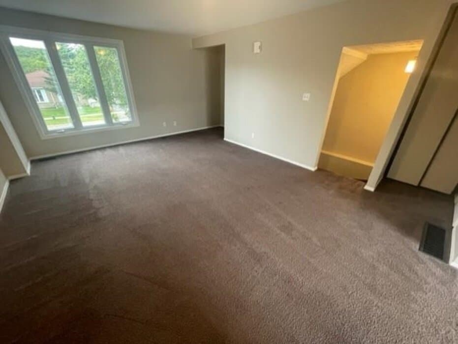 3 Bedroom 2 Baths Gorgeous End Unit Townhouse - Photo 4