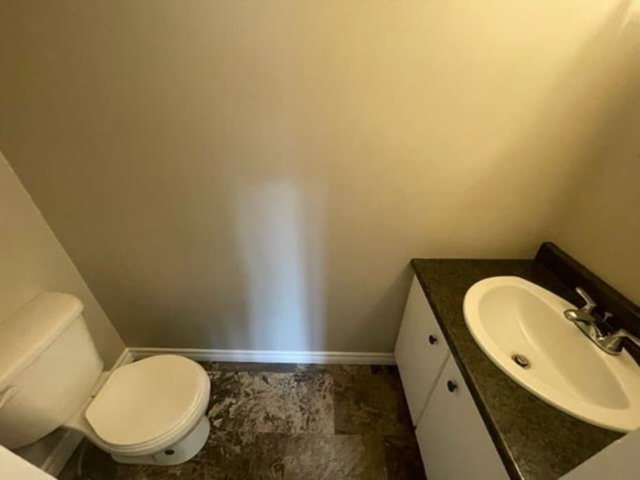 3 Bedroom 2 Baths Gorgeous End Unit Townhouse - Photo 11