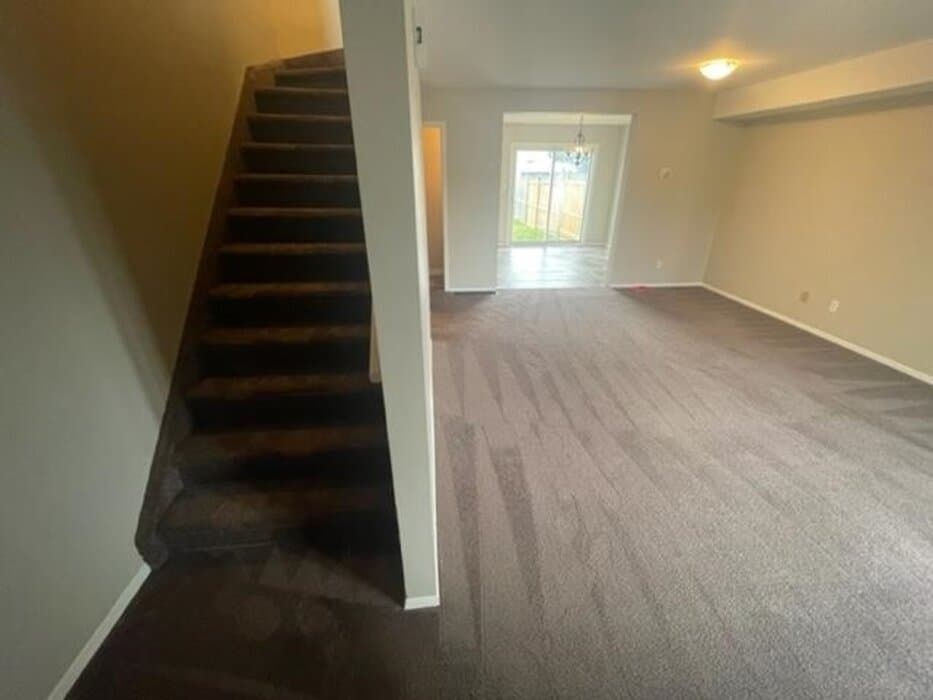 3 Bedroom 2 Baths Gorgeous End Unit Townhouse - Photo 12