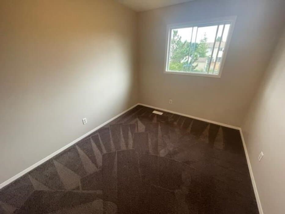 3 Bedroom 2 Baths Gorgeous End Unit Townhouse - Photo 17