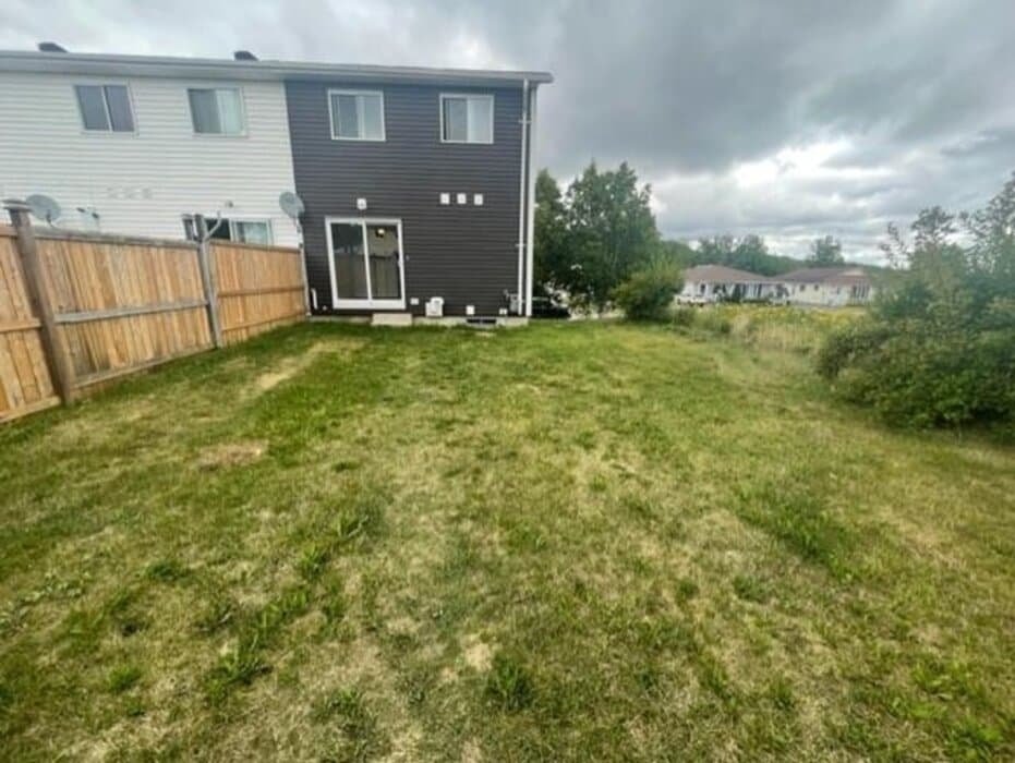 3 Bedroom 2 Baths Gorgeous End Unit Townhouse - Photo 20