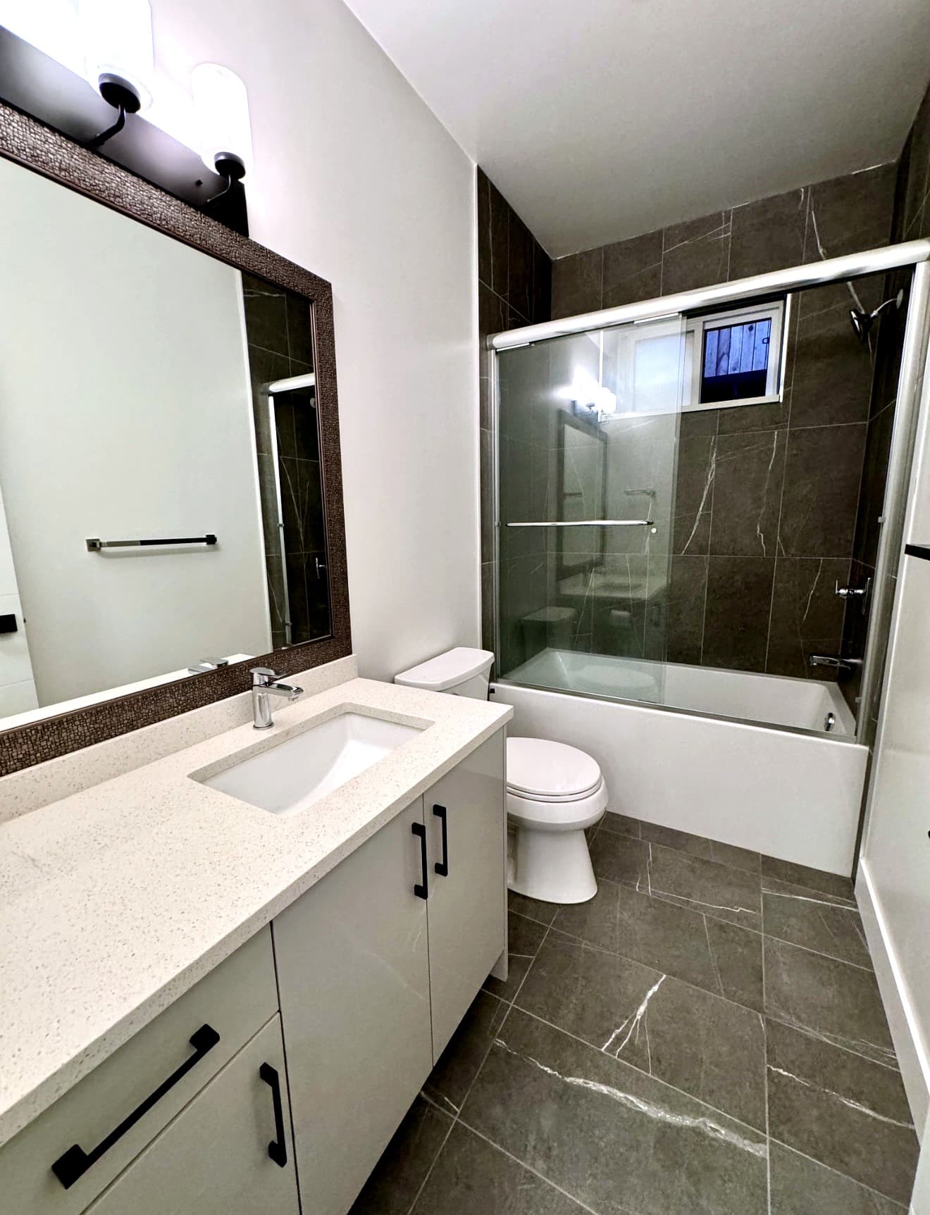 Bright 2-Bedroom Basement Suite in Grandview Heights – $2,000/mo Utilities Included - Photo 3