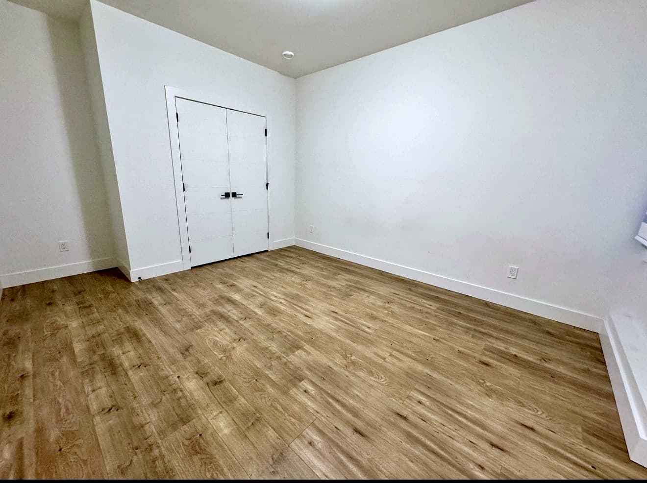 Bright 2-Bedroom Basement Suite in Grandview Heights – $2,000/mo Utilities Included - Photo 5