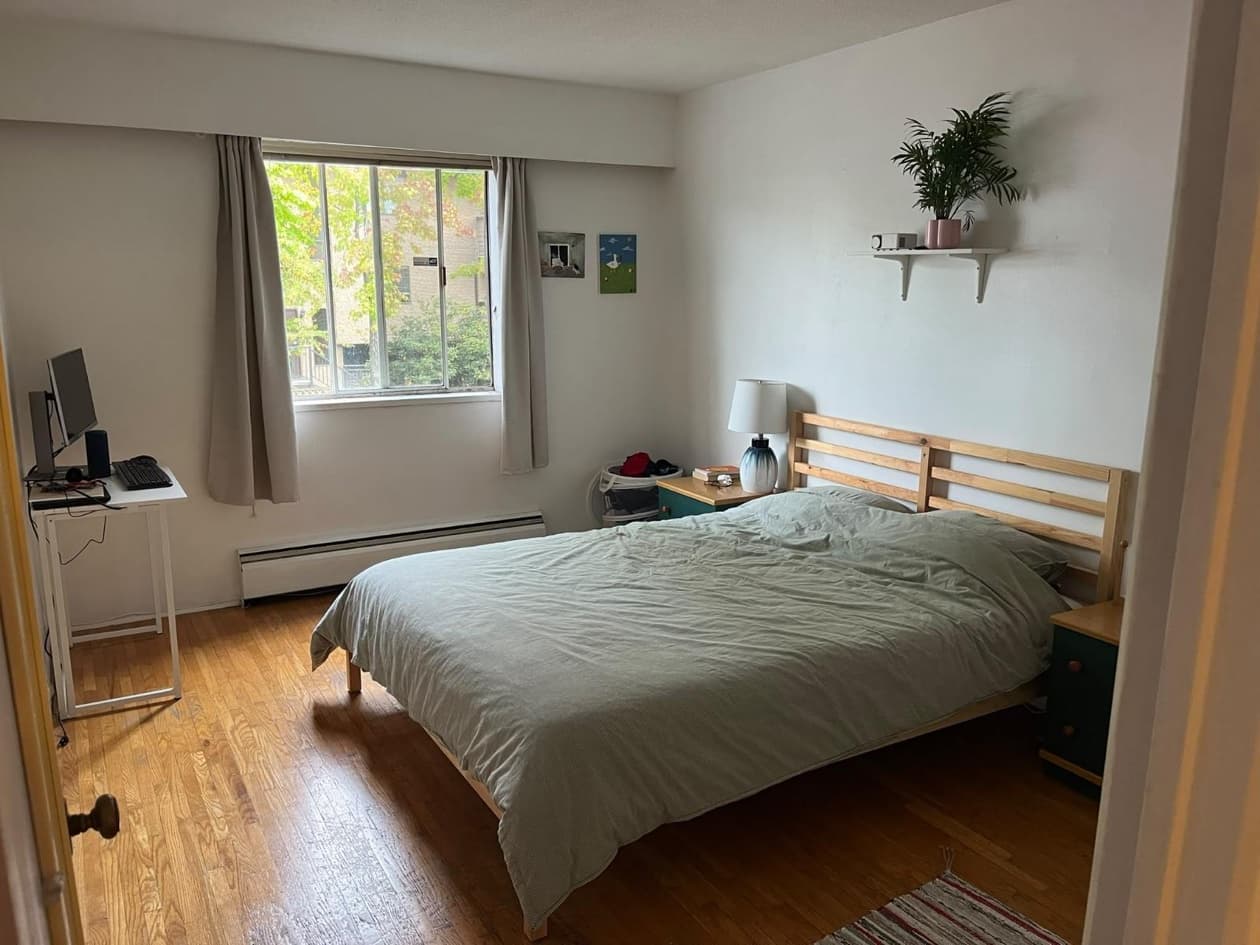 Bright 1-Bed + Large Balcony, South Granville — Cat Friendly - Photo 7