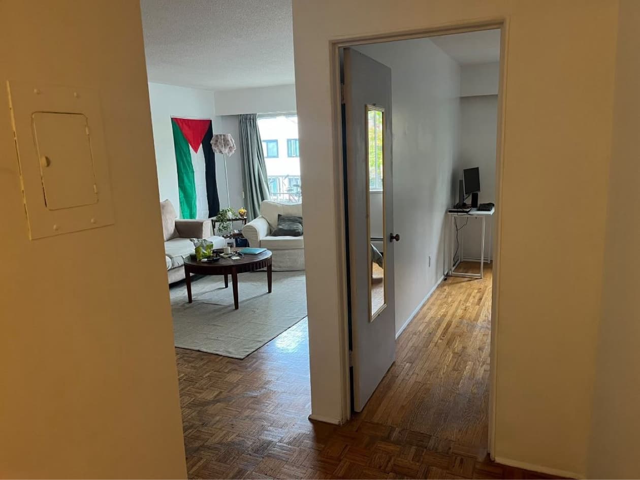 Bright 1-Bed + Large Balcony, South Granville — Cat Friendly - Photo 11