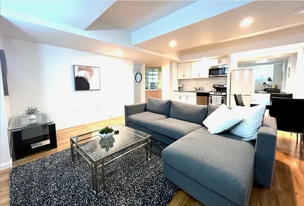 Large One Bedroom Unit in Toronto