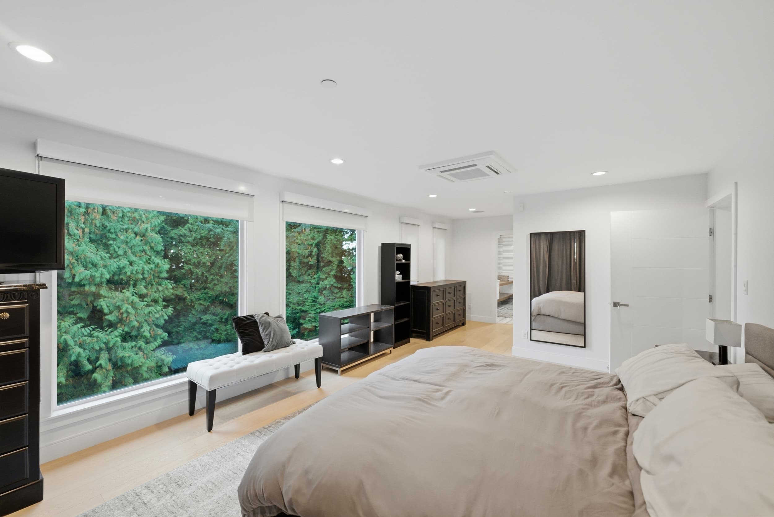Prosperity Falls | Furnished Luxury Retreat in Chartwell - Photo 12