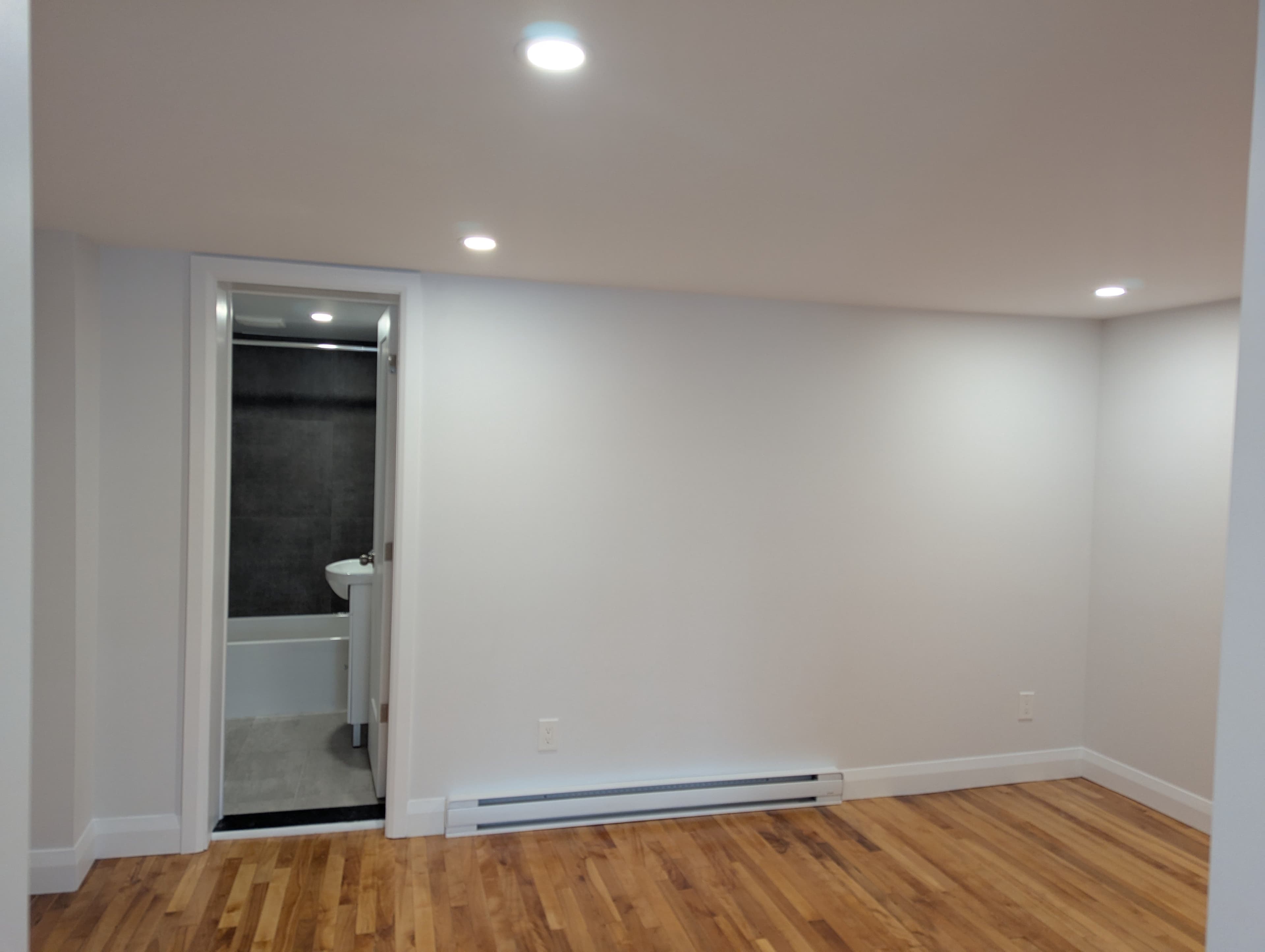Renovated Bachelor Minutes from Downtown Ottawa – 10 St-Hyacinthe - Photo 4