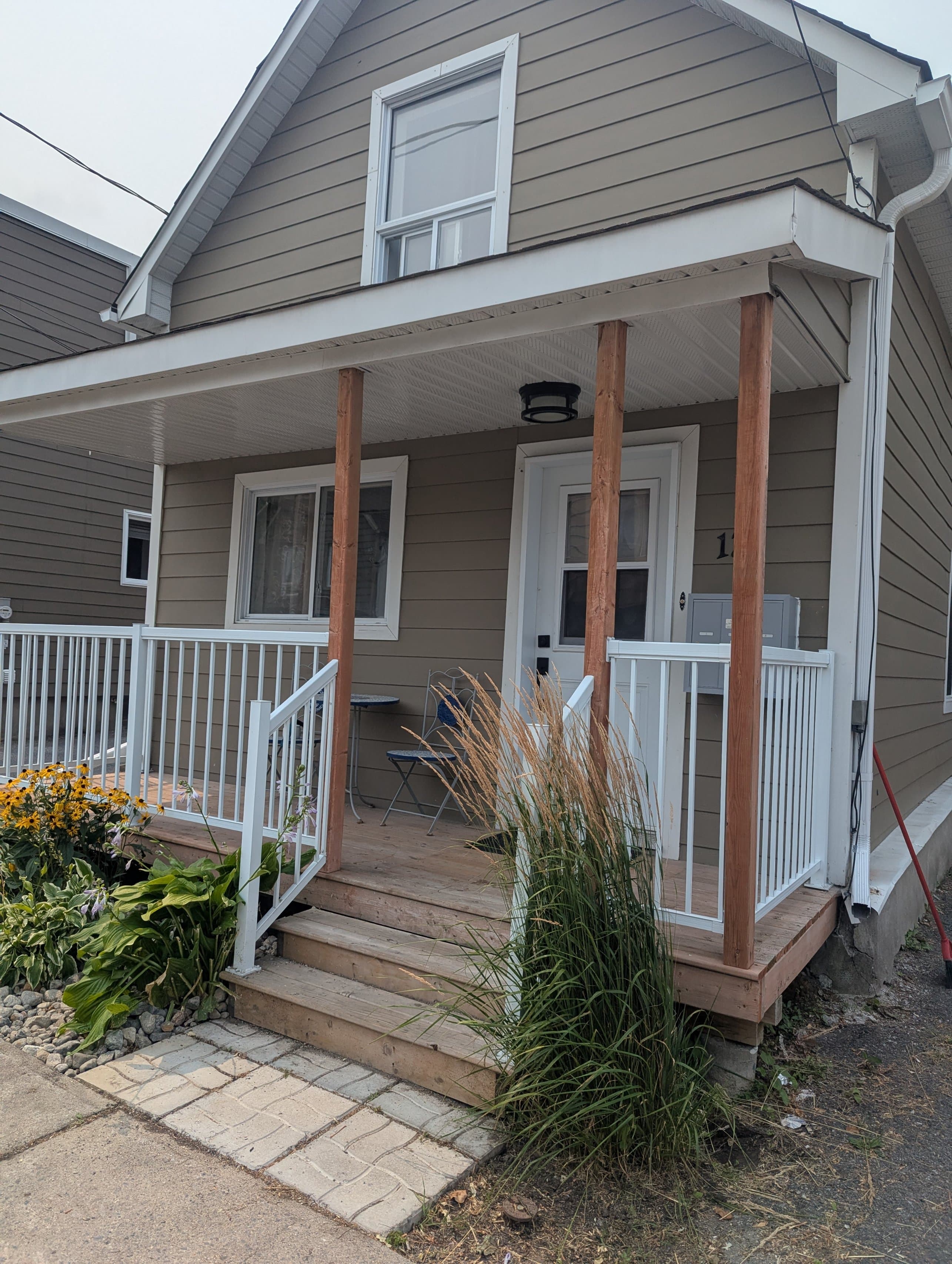 Fully Furnished 1 Bed – Minutes from Ottawa – 17 St-Henri