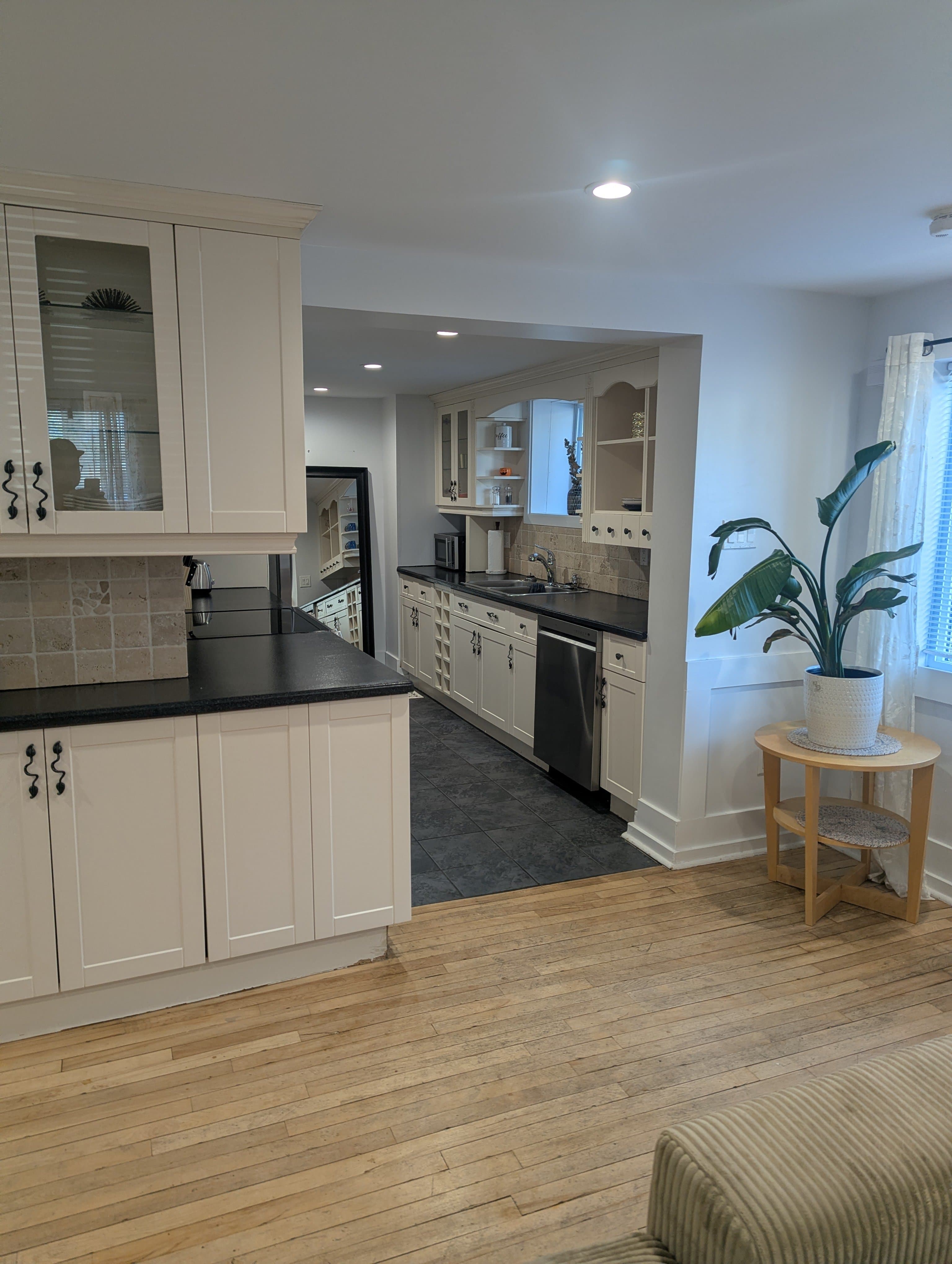 Fully Furnished 1 Bed – Minutes from Ottawa – 17 St-Henri - Photo 4