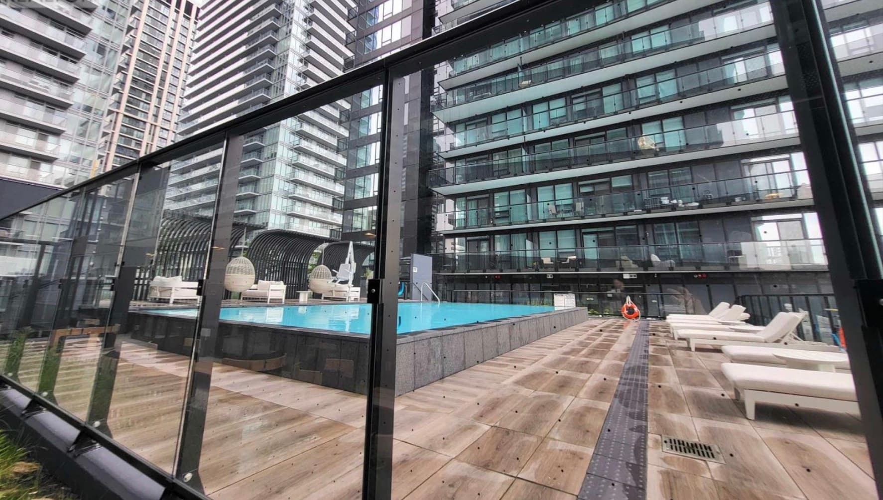Chic Midtown Studio - Photo 10
