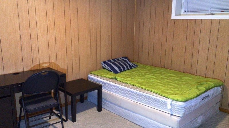 One basement bedroom, utilities inc, close to the U of M - Photo 2