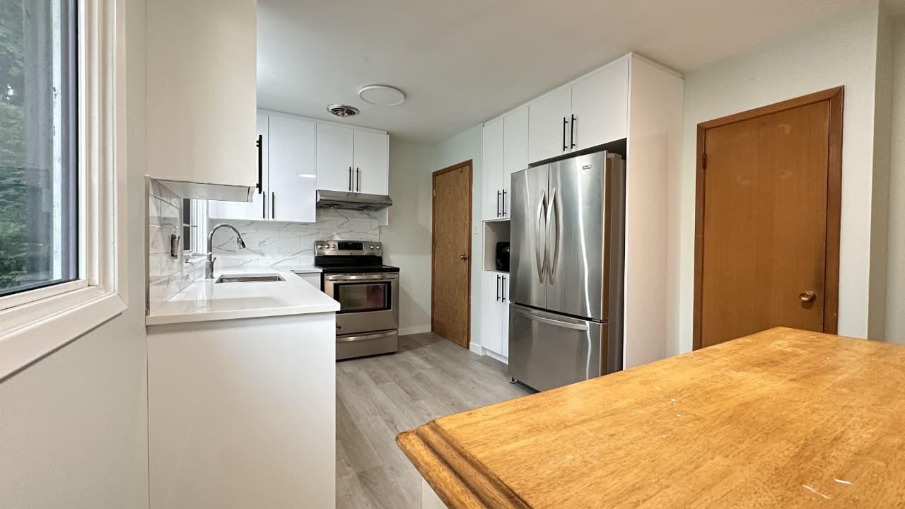 One basement bedroom, utilities inc, close to the U of M - Photo 7