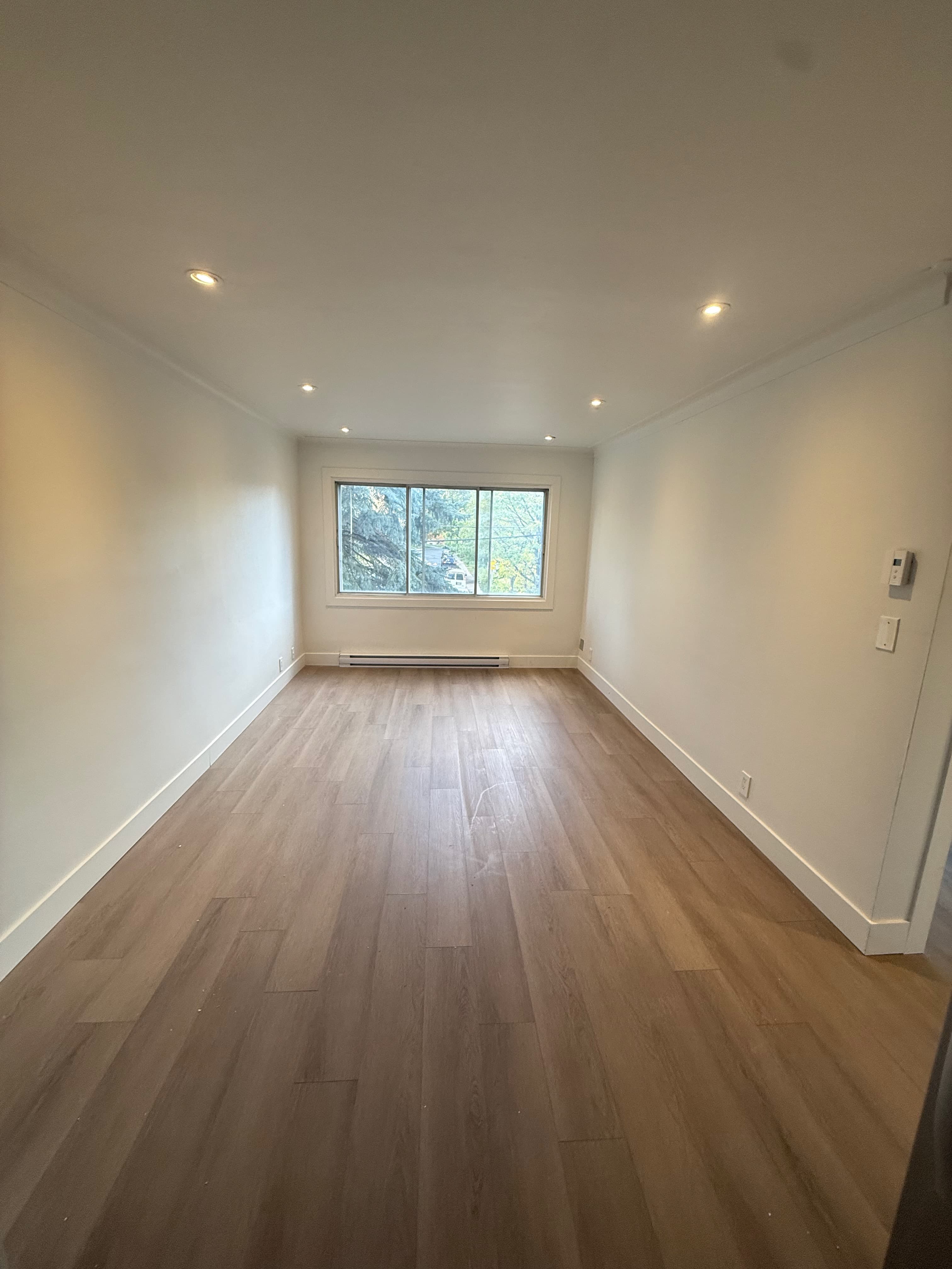 Spacious 2-Bed Loft | Old Montreal - Photo 3
