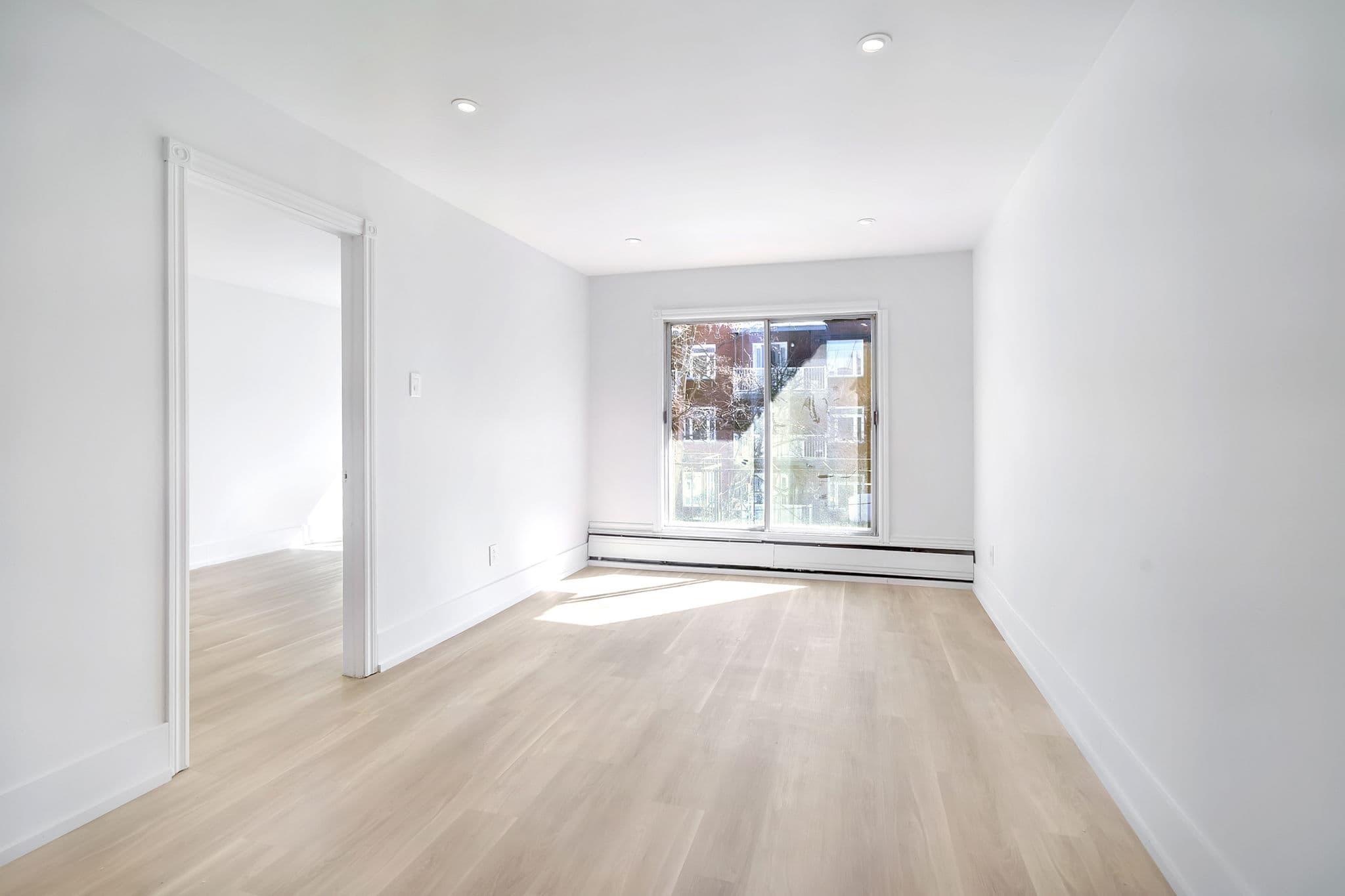 Bright & Spacious 1-Bed | NDG - Photo 5