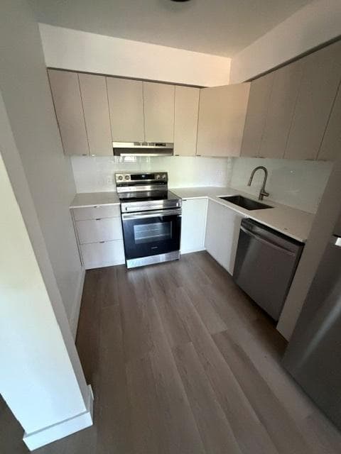 Spacious & Cozy 2-Bed | Available Now