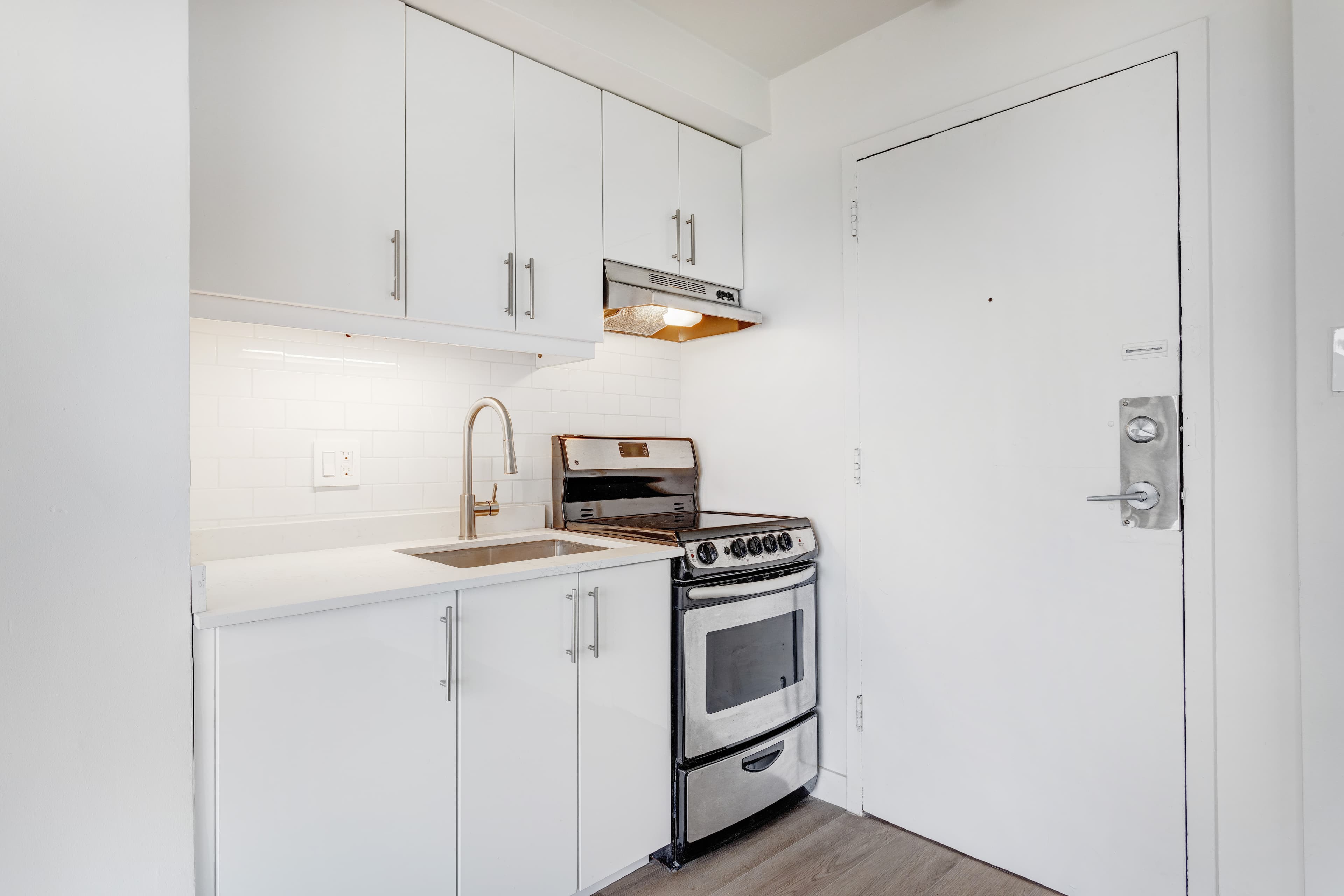 Modern Studio Urban Retreat | Ville-Marie - Photo 1