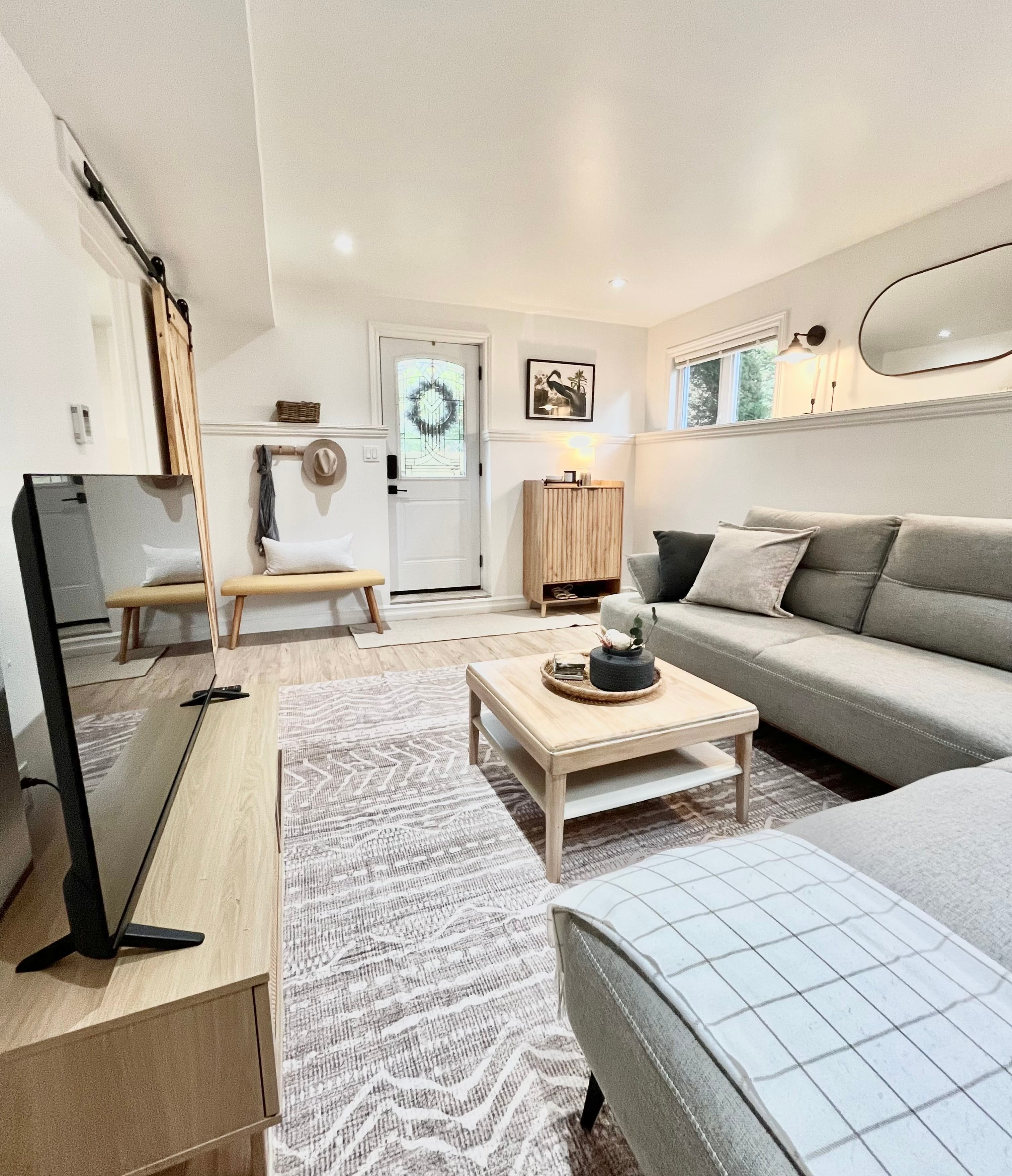 Fully Furnished 1-Bedroom Apartment in Quiet Halifax Neighbourhood ā $2,000/Month - Photo 4