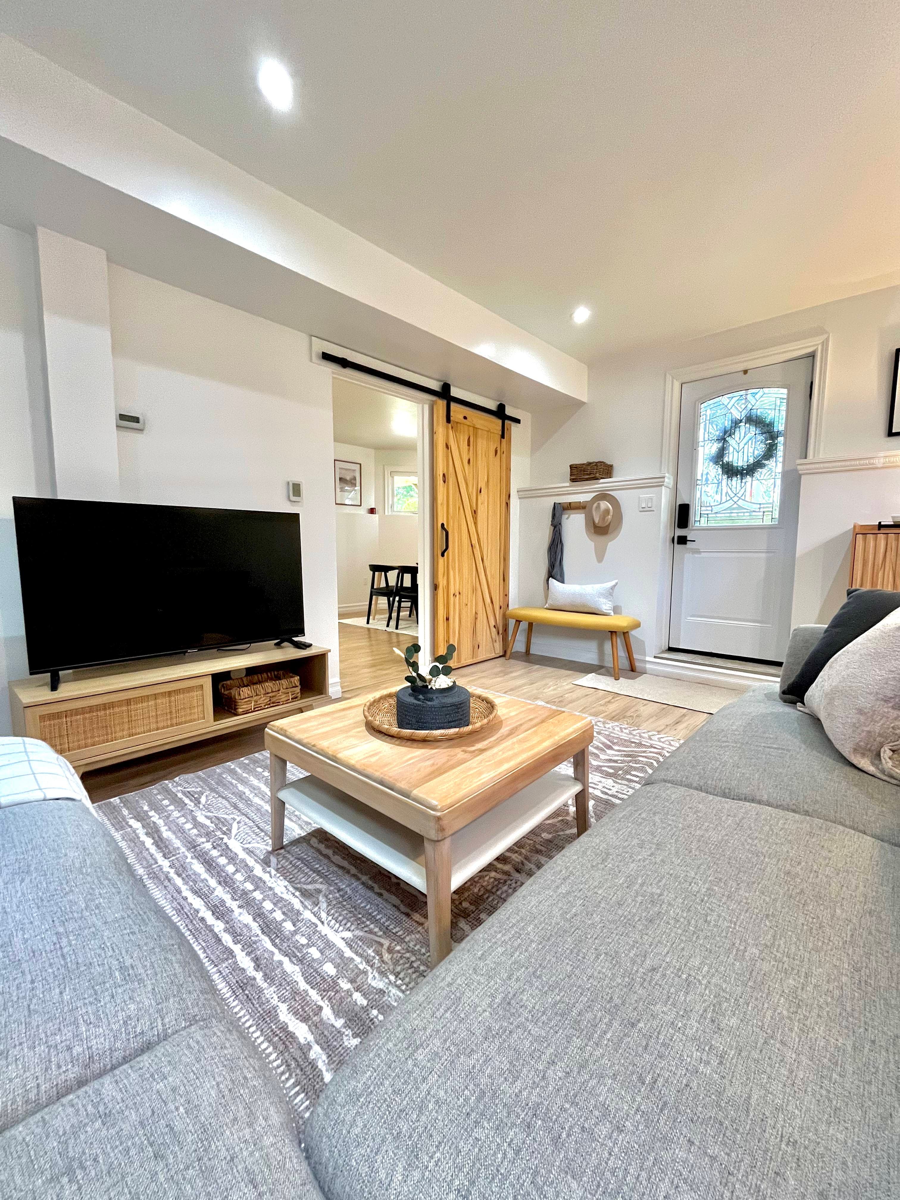 Fully Furnished 1-Bedroom Apartment in Quiet Halifax Neighbourhood ā $2,000/Month - Photo 5