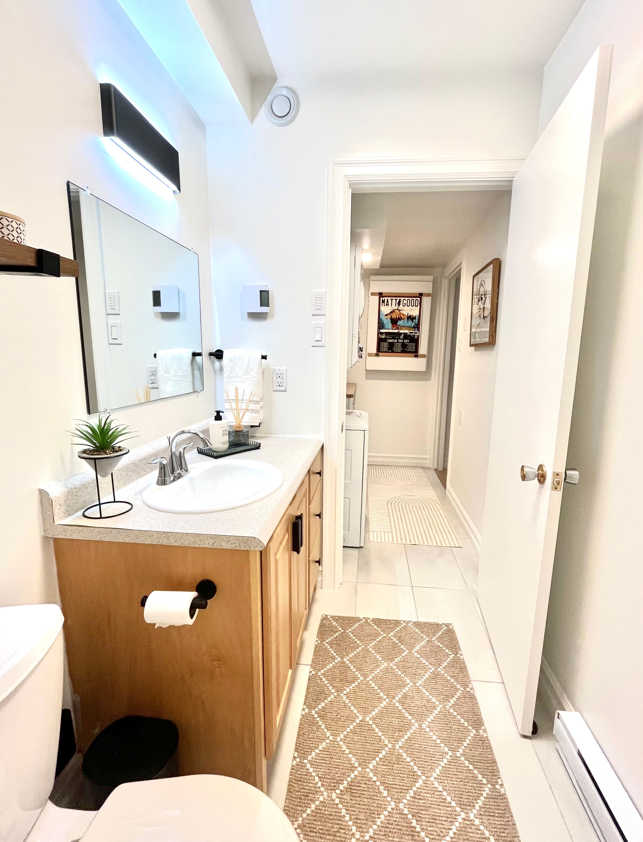 Fully Furnished 1-Bedroom Apartment in Quiet Halifax Neighbourhood ā $2,000/Month - Photo 18