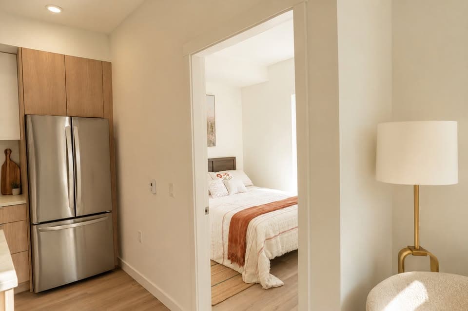 WEST HARBOUR - 2 Bedroom, 1 Bath, Brand New Boutique Rental, North Vancouver - Photo 7
