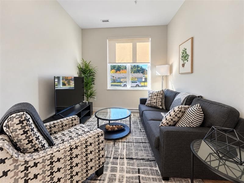 EDGEWATER ON MAIN - 1 Bedroom, Brand New Rental, Sicamous - Photo 2