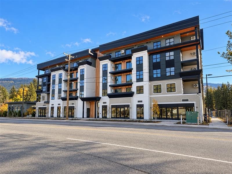EDGEWATER ON MAIN - 2 Bedroom, Brand New Rental, Sicamous - Photo 6