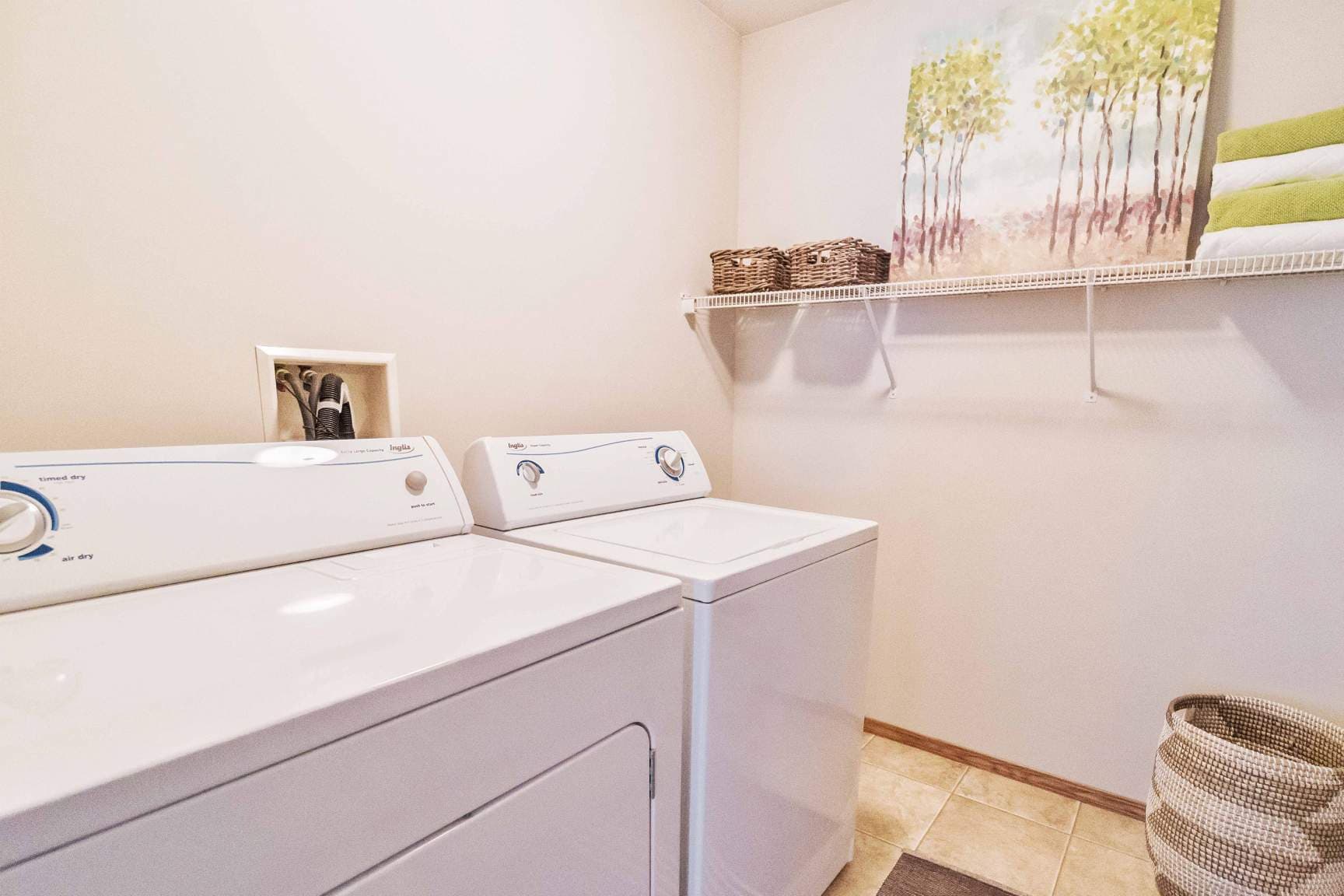 Wallace Manor — Two Bedroom One Bath - Photo 9