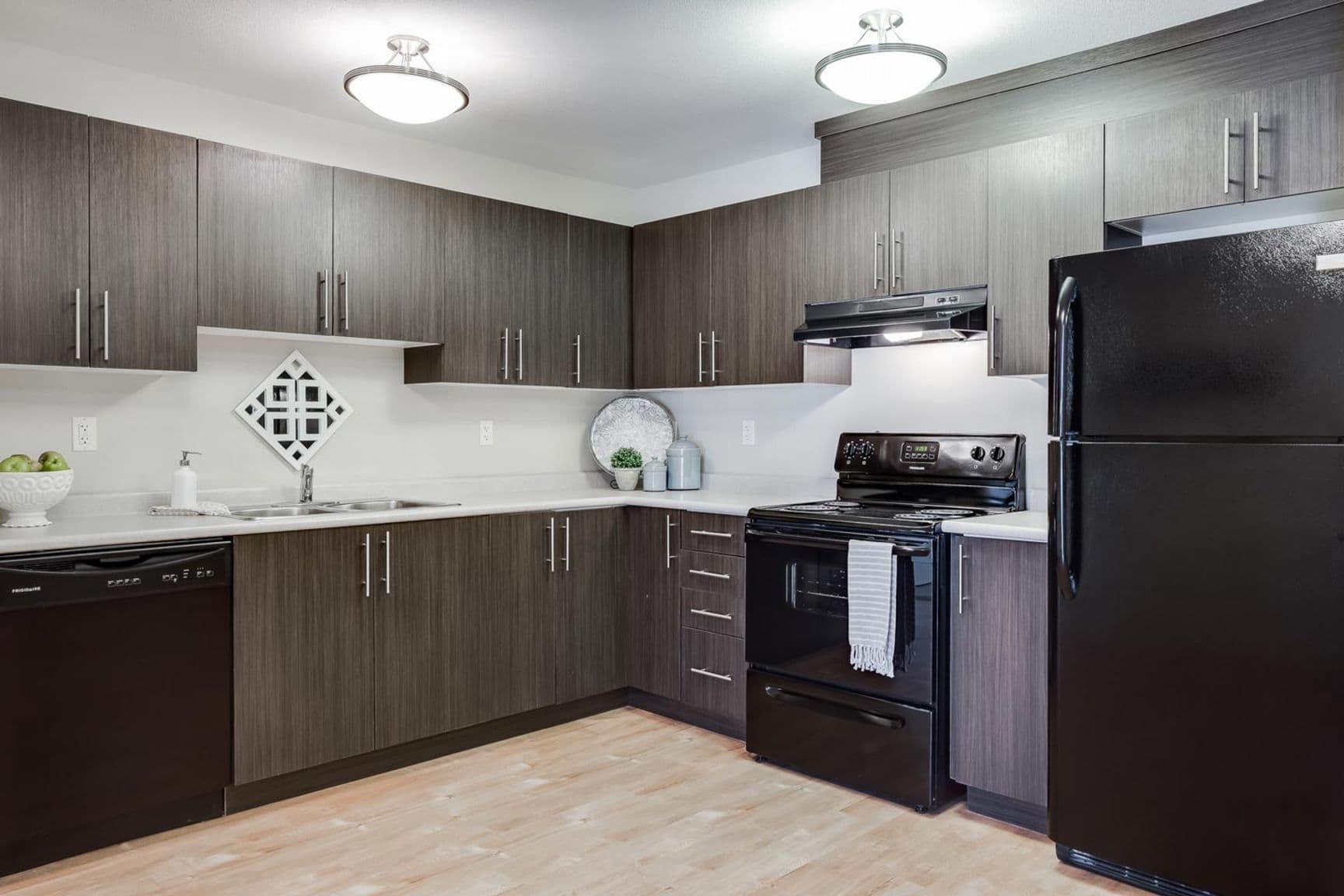 Larsen Meadows — Three Bedroom One Bath - Photo 6