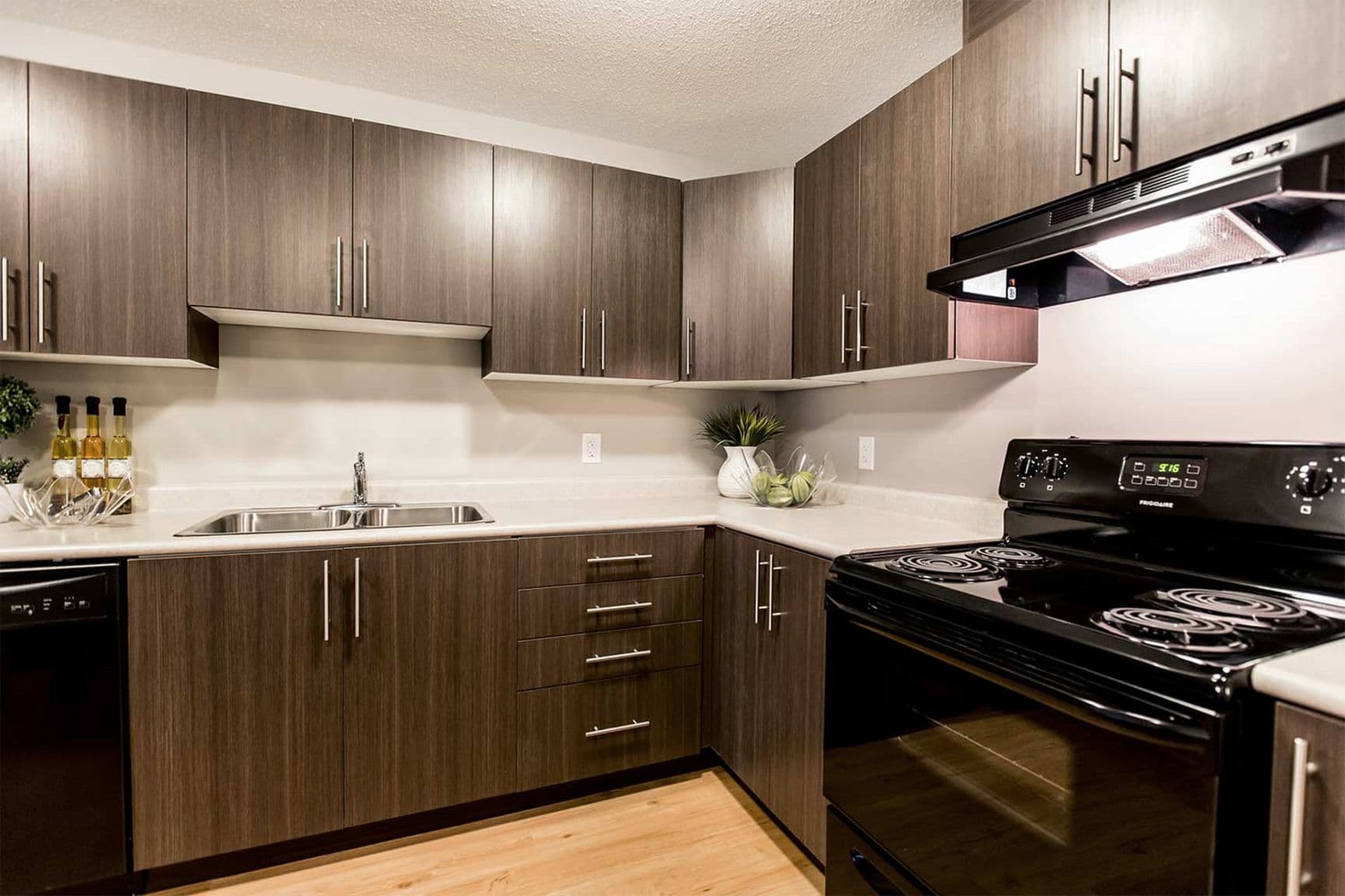 Dansereau Apartments — Two Bedroom Two Bath Den - Photo 6
