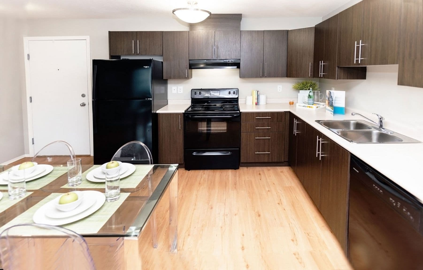 Water's Edge — Two Bedroom One Bath - Photo 8
