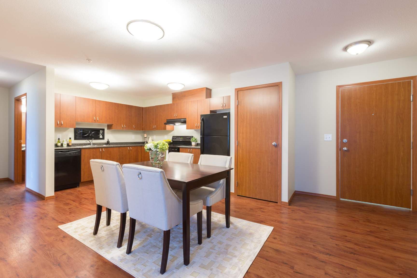 Merecroft Gardens — Two Bedroom One Bath - Photo 4