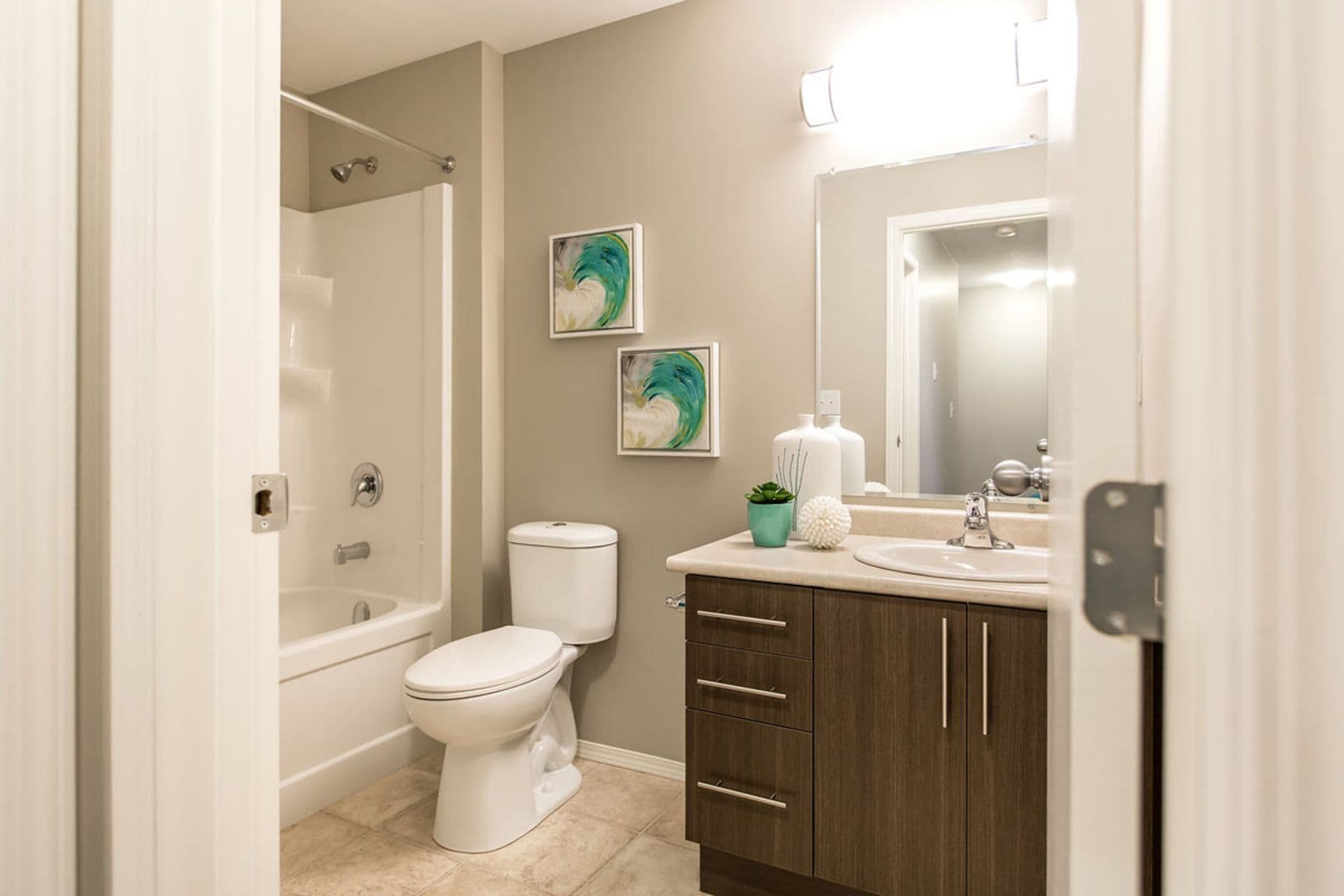 Dansereau Townhomes — Three Bedroom 1.5 Bath - Photo 10