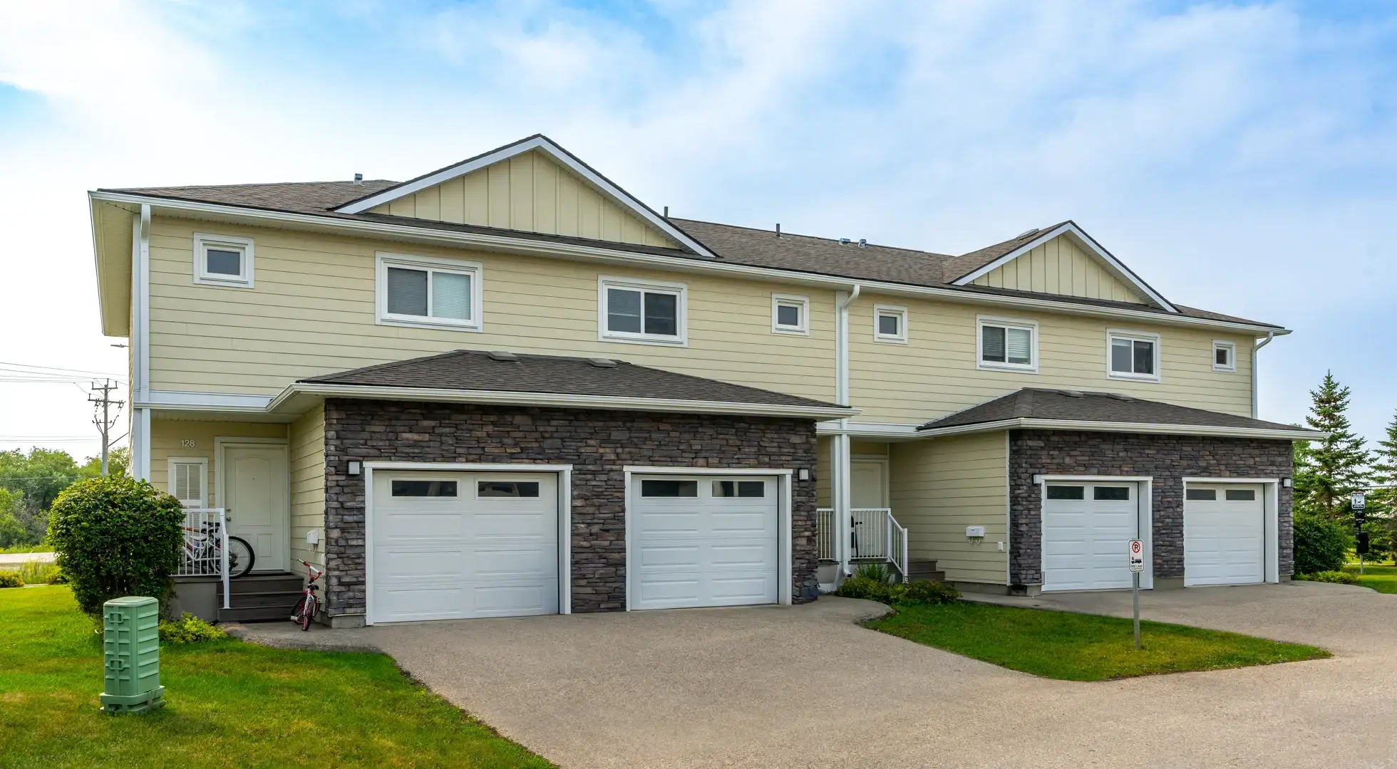 Camille Townhomes — Three Bedroom 2.5 Bath - Photo 2