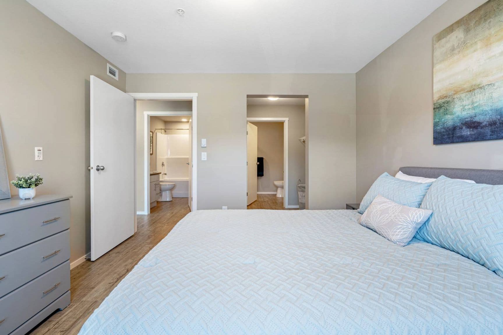 Rockyview Place — Three Bedroom Two Bath - Photo 13