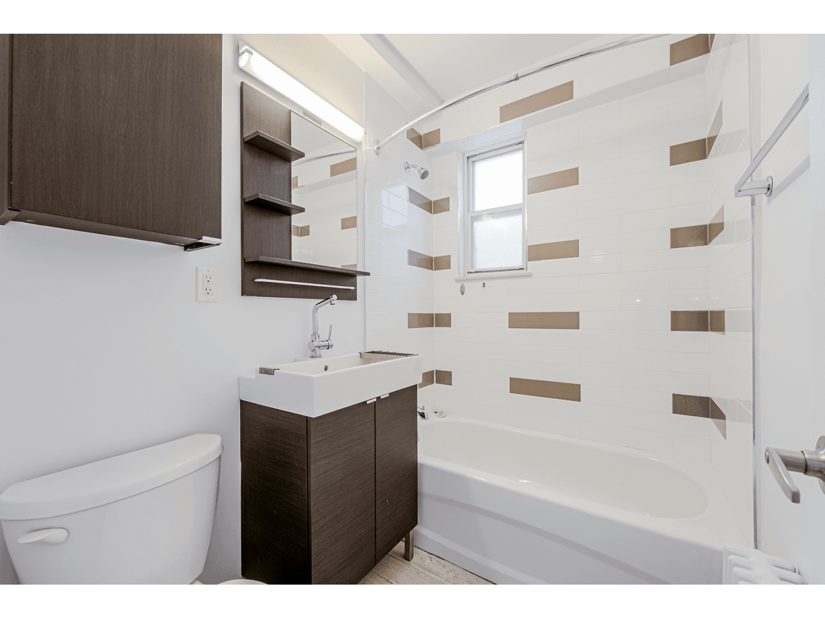 161 St George Street — Studio - Photo 10