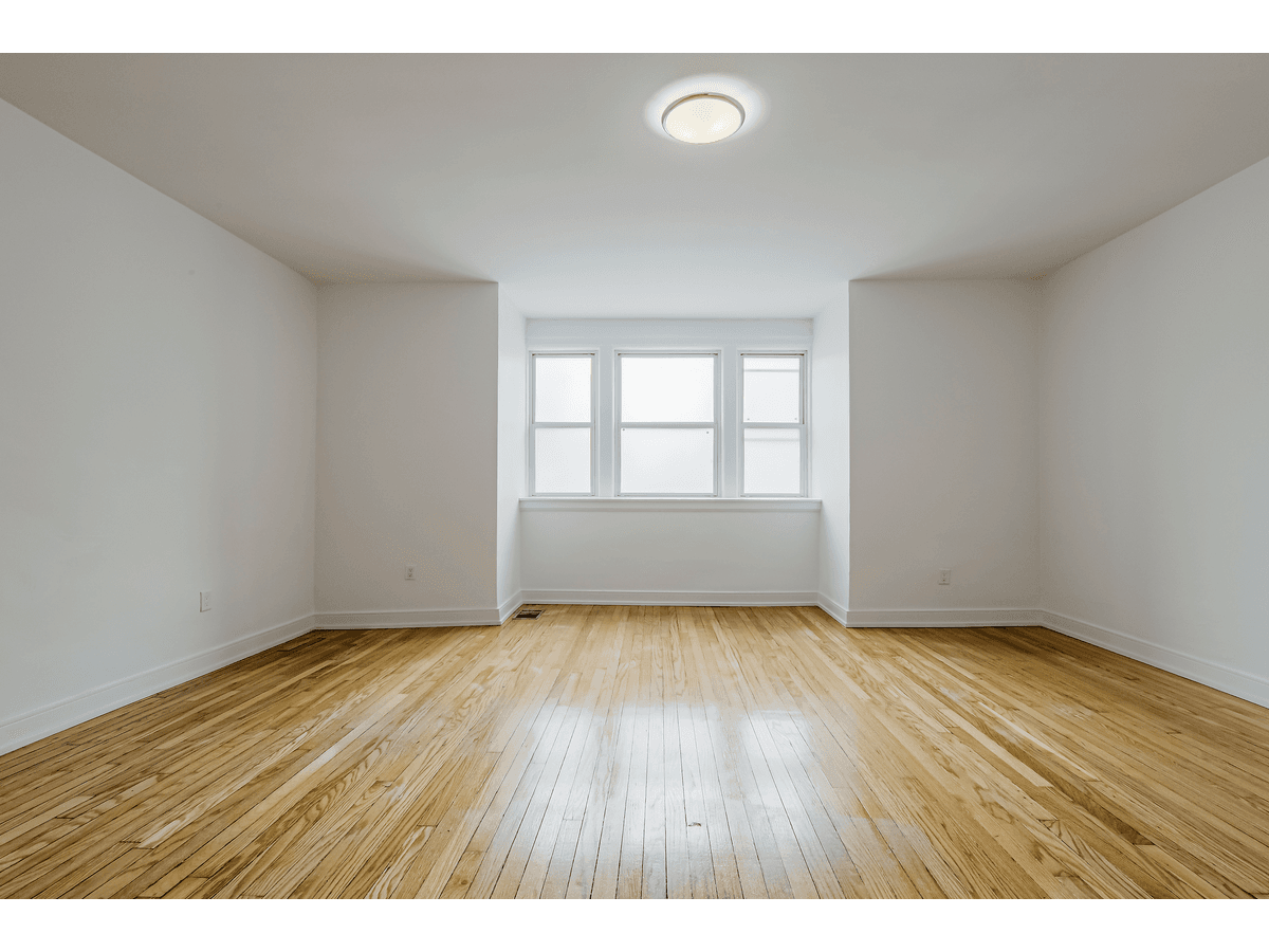 723 Bloor Street West — 2 BEDROOM - Photo 10