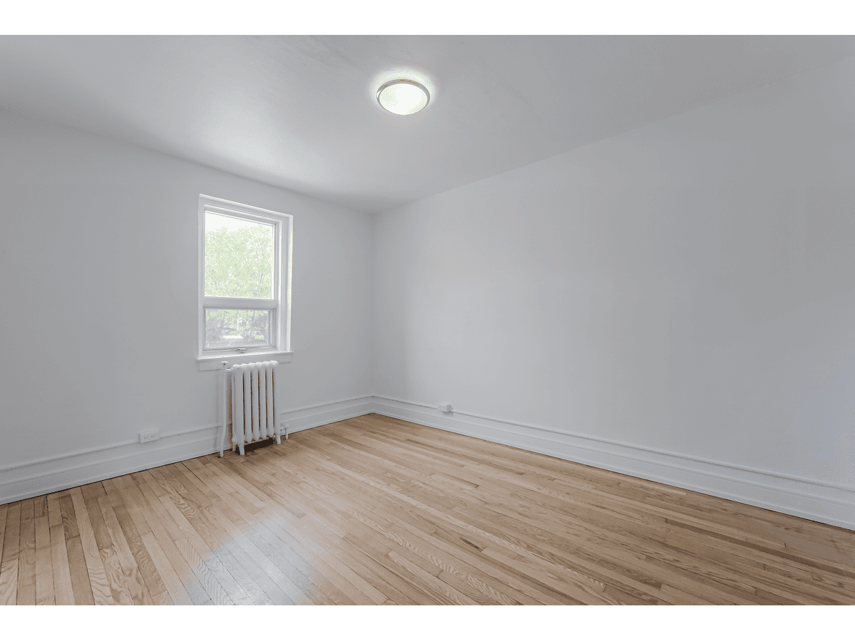 391 Sherbourne Street — 1 BEDROOM - Photo 11