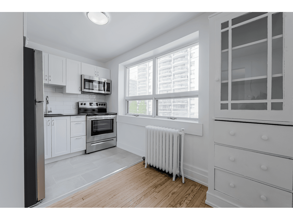 391 Sherbourne Street — 1 BEDROOM - Photo 4