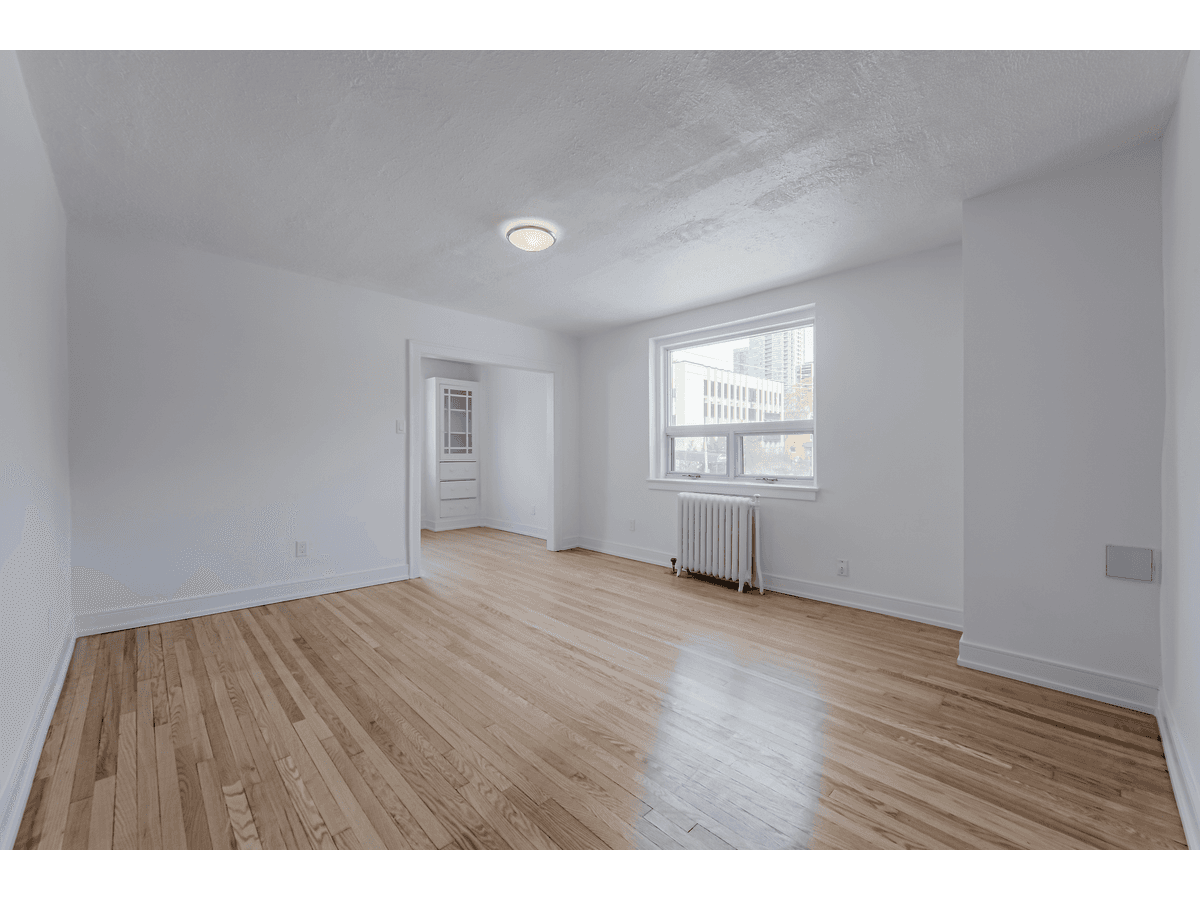 391 Sherbourne Street — 1 BEDROOM - Photo 8