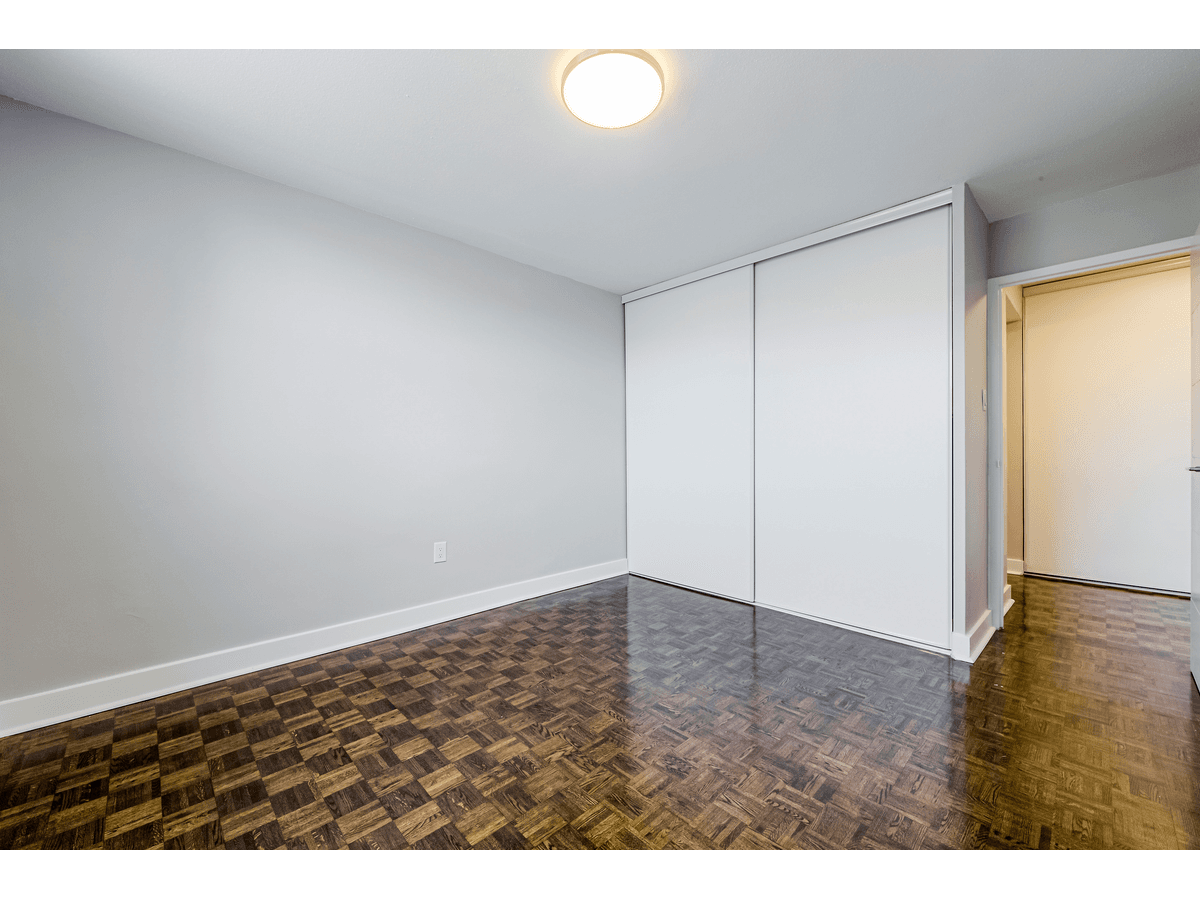 70 Park Street East — 1 BEDROOM - Photo 13