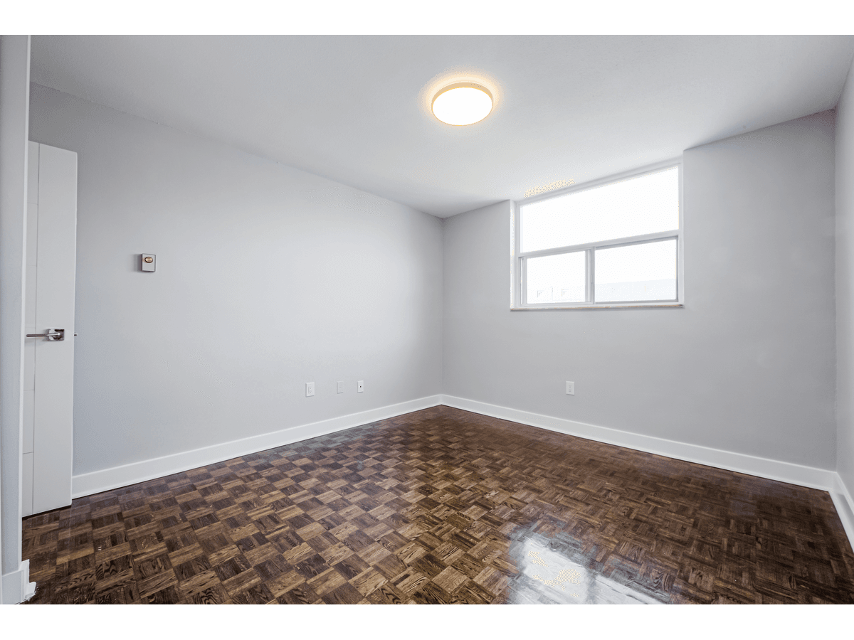 70 Park Street East — 1 BEDROOM - Photo 14