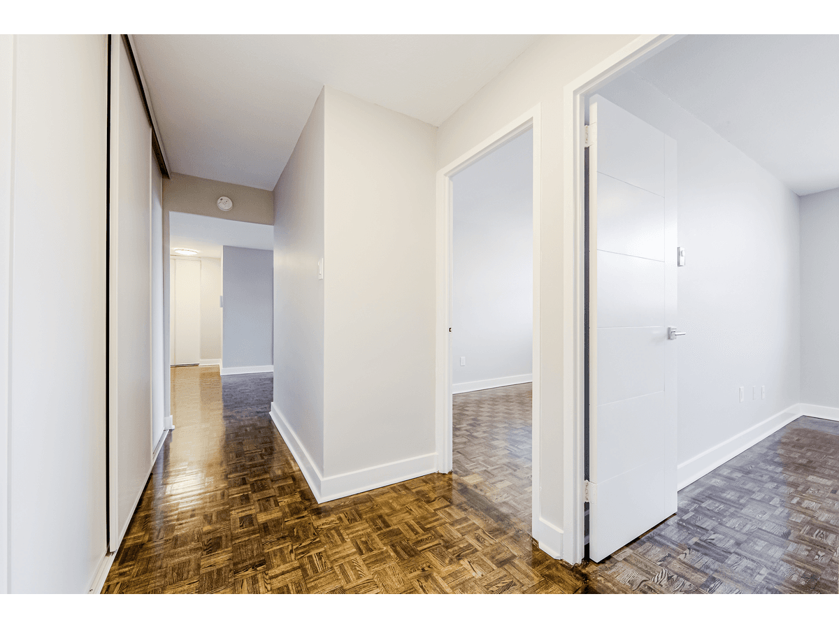 70 Park Street East — 1 BEDROOM - Photo 16