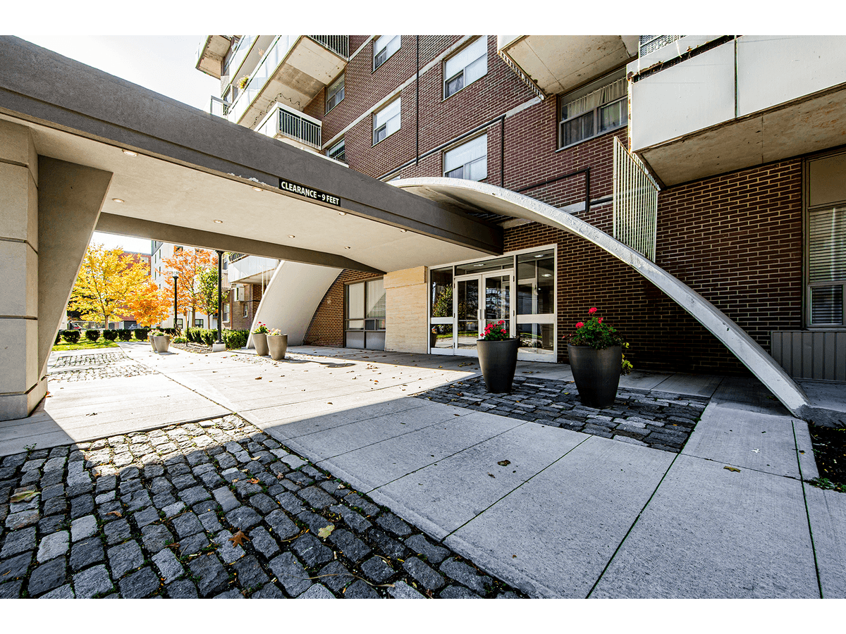 70 Park Street East — 1 BEDROOM - Photo 22