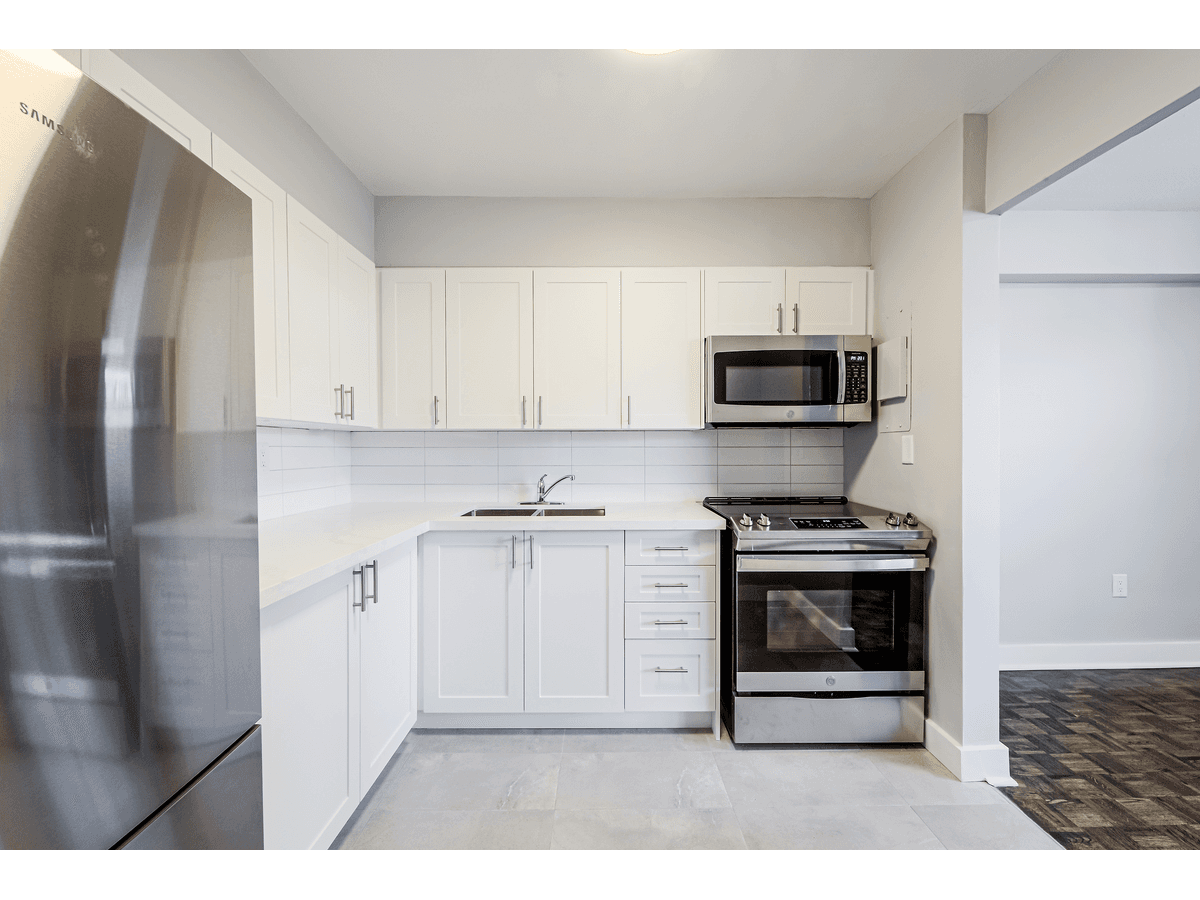 70 Park Street East — 1 BEDROOM - Photo 7