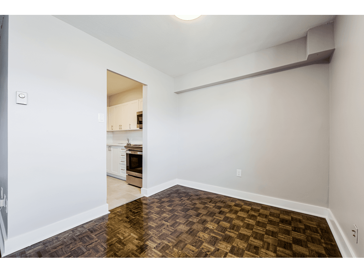 70 Park Street East — 1 BEDROOM - Photo 9